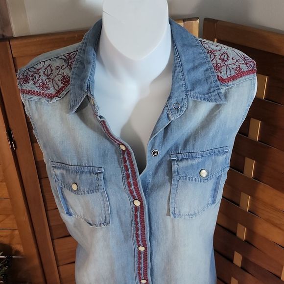 Cato brand denim cropped sleeve shirt - Picture 2 of 9
